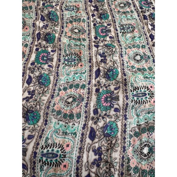 Bohemian Floral Paisley Lightweight Scarf With Tassels - Picture 4 of 5